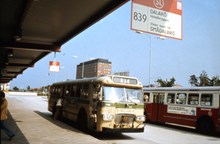 Bussar vid Handens bussterminal