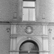 Linnégatan 76, del av portalutsmyckning