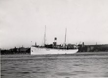 S/S Birger Jarl, byggd 1893. Här seglar skeppet på Saltsjön utanför Beckholmen. I bakgrunden Saltsjöqvarn.