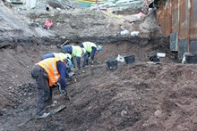 Arkeologer i arbete vid Slussen