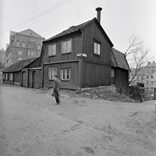 Stigbergsgatan 24, kvarteret Grenen. Till vänster syns Stockholms stads handelsgymnasium/Frans Schartaus Handelsinstitut.