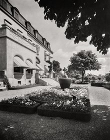 Slottsterrassen på Waldemarsudde omkring år 1930
