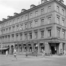 Sibyllegatan 6 i hörnet av Storgatan, Svenska Handelsbanken i gatuplanet