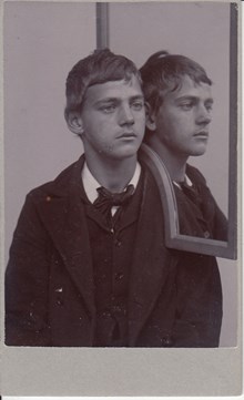 Ernst Georg Uhlén, 16 år - polisfotografi efter upplopp 