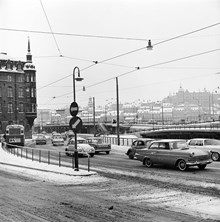 Munkbron sedd mot kv. Aurora, Petersenska huset. T.h. i bakgrunden Centralbron