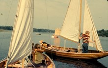 Barnens ö: Barn i segelbåtar