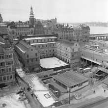 Utsikt mot Stockholms Stadsmuseum från Katarinahissen. Aläggningsarbete pågår vid Ryssgården