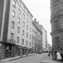 Grevgatan 46, 44 och 42 från Linnégatan