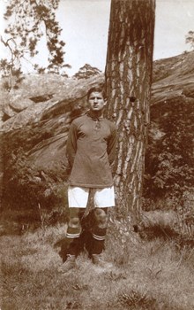 Hilmer Österkvist i fotbollsutstyrsel, 1916 IF Olympia.