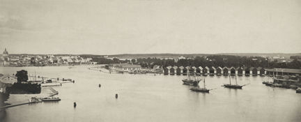 Fotografi som visar utsikt över Galärvarvet 1870