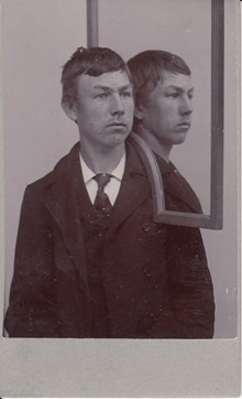 Ernst Erik Gustaf Molinsky, 16 år - polisfotografi efter upplopp