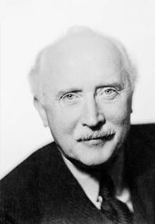 Porträtt av Oscar Larsson, kulturborgarråd i Stockholm 1920-1946