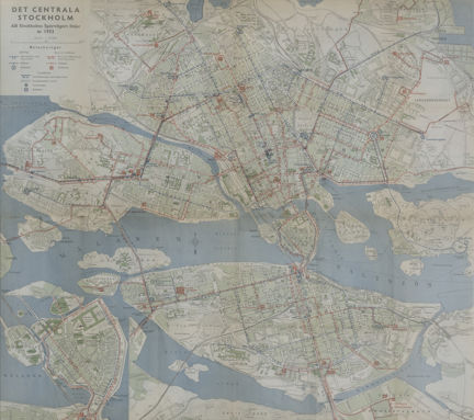 karta över Stockholm och rådande busslinjer, spårvägslinjer och tunnelbanelinjer år 1953.
