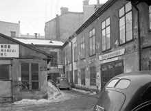 Beridarbansgatan 18, gården mot öster. T.h. Förenade Bilreparationer, G. Holgersson