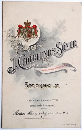 Reklamblad tryckt i svart, rött och guld med dekorationer och text.