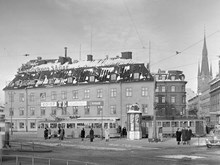 Kronprinsens stall vid Tegelbacken. T.h. går Klara Västra Kyrkogata norrut mot Klara kyrka