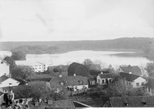 Utsikt mot Hammarby sjö med Barnängen i förgrunden