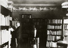 August Strindberg i sitt bibliotek på Drottninggatan 85