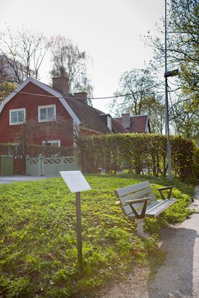 Bodil Malmstens litterära skylt vid Författargården.