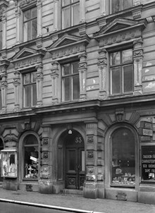 Högbergsgatan 53 före rivning 1950. Portalen och del av fasaden
