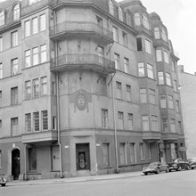Hörnet av Brahegatan 39 t.v. och Östermalmsgatan 60.