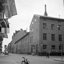 Hörnet Storgatan 23  t.v. och Skeppargatan 34. Östermalms Polisstation