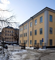 Malongen, Nytorget 15. Katarina Södra skola i fonden.