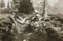 Landstormssoldater övar skytte 1915