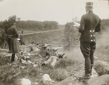 Landstormssoldater övar med kulspruta 1915 