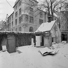 Eira sjukhus nedlagt 1955. Hus vid muren