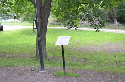 Vilgot Sjömans skylt i Vitabergsparken.