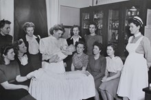 Utbildning i barnskötsel - Spånga Yrkesskolor ca 1946