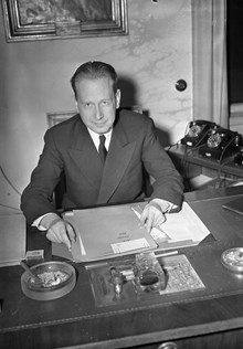 Porträtt av Dag Hammarskjöld, Kabinettssekreterare1949-1951