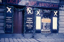 Butiken Lagerholms Handskar, vid Malmskillnadsgatan 3, före rivning