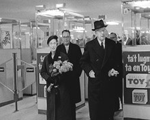 Veckorevy 1957-11-25 - Invigningen av tunnelbanesträckningen Hötorget-Slussen