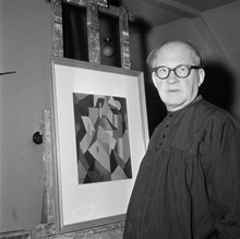 Porträtt av konstnären Sixten Lundbohm vid en tavla