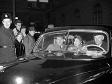 Ingrid Bergman besöker Stockholm tillsammans med sin make Roberto Rossellini
