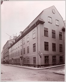 Hus i hörnet Drottninggatan - Brunkebergsgatan