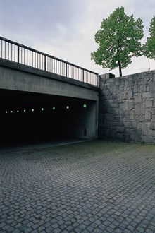 Vårberg, norra ingången till tunnelbanestationen, vid Fjärdholmsgränd