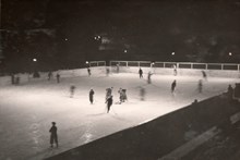 Utomhusrink i elbelysning, Kristinebergs Idrottsplats, januari 1935