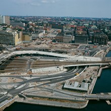 Utsikt från Stadshustornet mot: Klara Mälarstrand, Centralbron under byggnad, Tegelbacken, rivna Klarakvarter och nedre Norrmalm