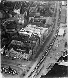 Flygfoto från 1946 över Gamla stan vid Skeppsbron