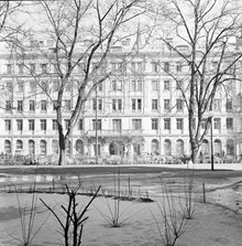 Bonnierhuset, Sveavägen 54, 56, 58, från Adolf Fredriks kyrkogård