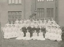 Studenterna vid Barnmorskeläroanstalten läsåret 1909-1910