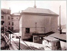 Stockholms stads arkiv, Birger Jarls Torg 12. Fasaden mot öster. I bakgrunden Birger Jarls torn