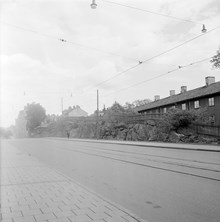 Skånegatan österut med kv. Tumstocken och Stativet t.h. Nuvarande Rosenlundsparken