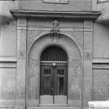 Linnégatan 52. Portalen