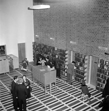Vittangigatan 24. Invigning av Vällingby bibliotek. Interiör