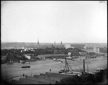 Utsikt mot Skeppsholmen från Djurgården från minareterna på Industrihallen, utställningen 1897
