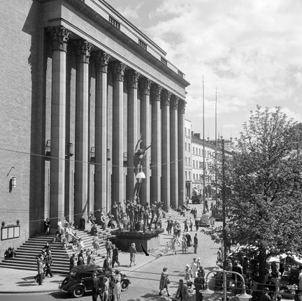 Konserthusets fasad mot Hötorget